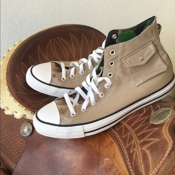 converse high top tennis shoes